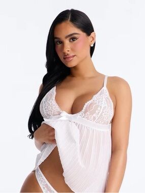 💲 NWT White Lace & Pleated Chiffon Babydoll Nightdress